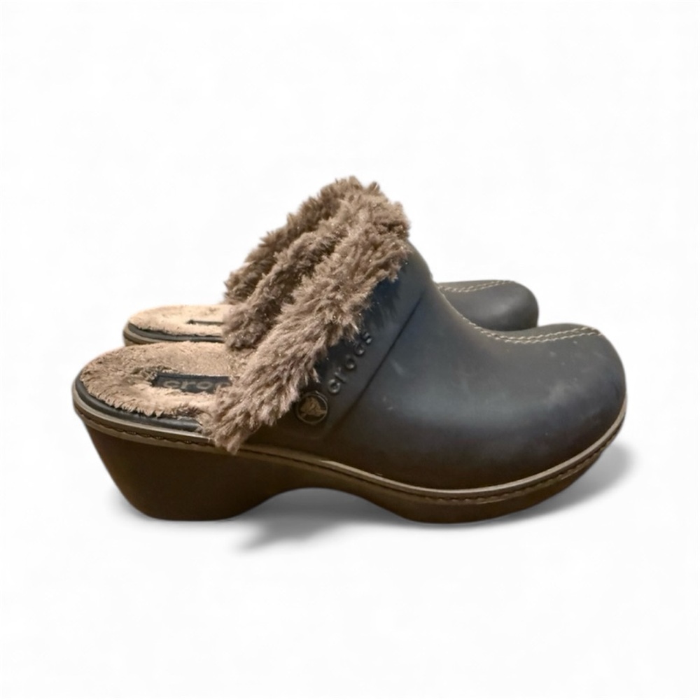 CROCS clogs size 7W